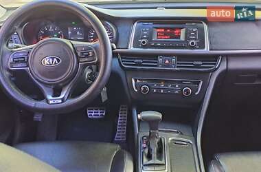 Седан Kia K5 2015 в 