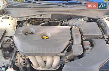 Седан Kia K5 2015 в 