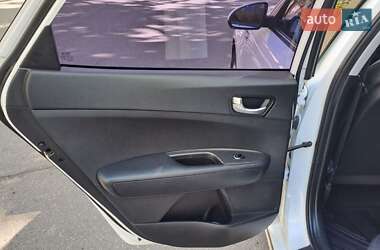 Седан Kia K5 2015 в 