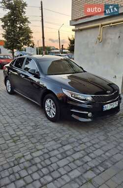Седан Kia K5 2017 в 