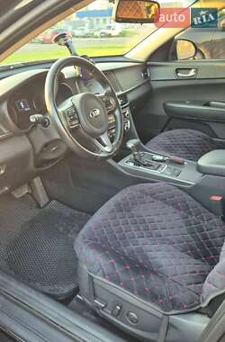 Седан Kia K5 2017 в 