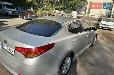 Седан Kia K5 2012 в 
