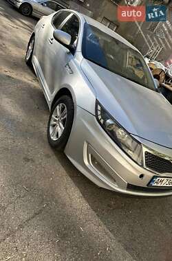 Седан Kia K5 2012 в 