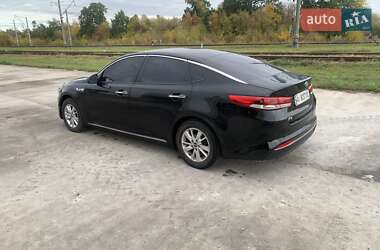 Седан Kia K5 2017 в 