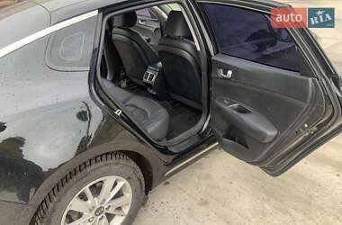 Седан Kia K5 2017 в 
