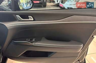 Седан Kia K5 2022 в 