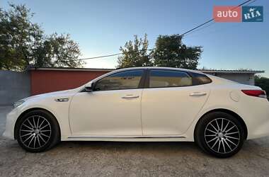 Седан Kia K5 2015 в 