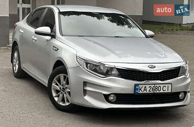 Седан Kia K5 2017 в 