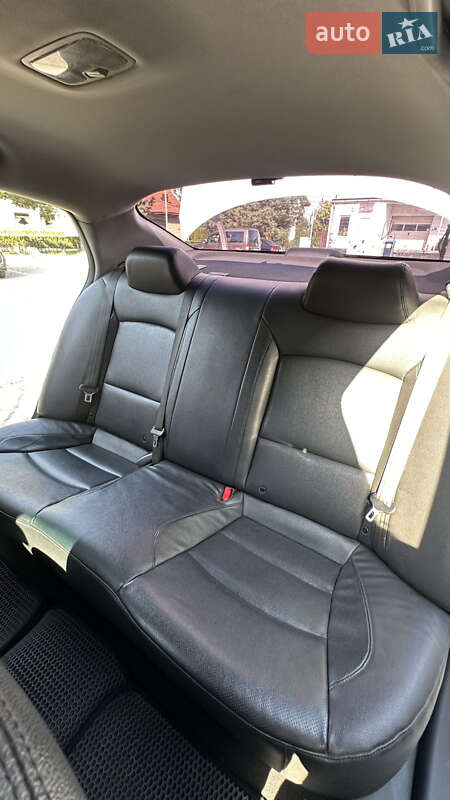 Седан Kia K5 2013 в Ивано-Франковске