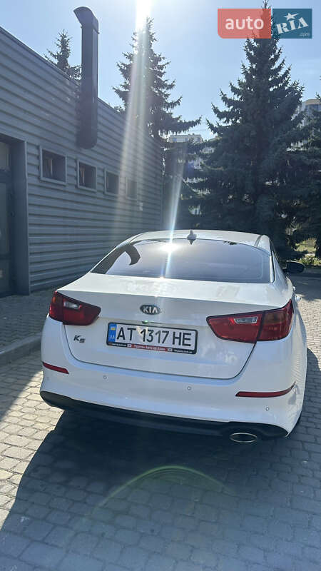 Седан Kia K5 2013 в Ивано-Франковске