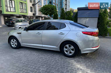 Седан Kia K5 2012 в 