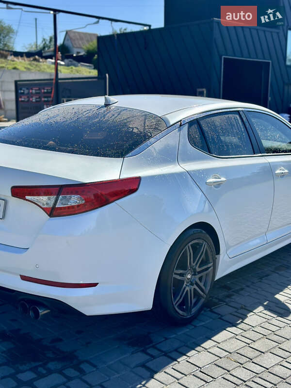Седан Kia K5 2010 в Фастове