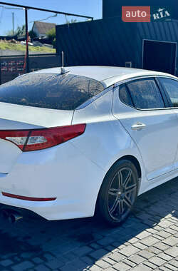 Седан Kia K5 2010 в 