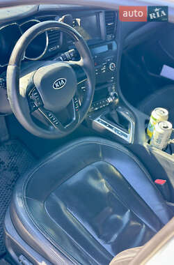 Седан Kia K5 2010 в 
