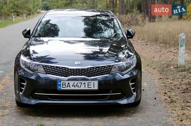 Седан Kia K5 2016 в 