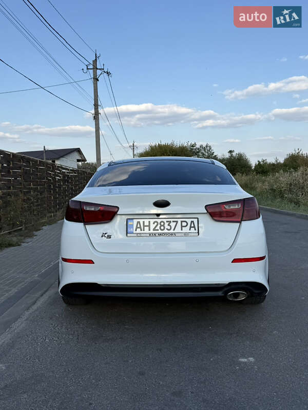Седан Kia K5 2014 в Славянске