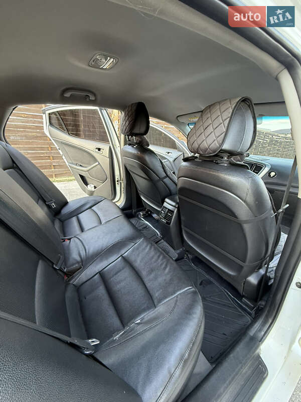 Седан Kia K5 2014 в Славянске