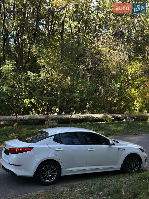 Седан Kia K5 2014 в Харькове