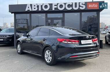 Седан Kia K5 2016 в 