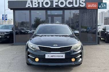 Седан Kia K5 2016 в 