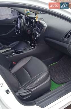 Седан Kia K5 2014 в 