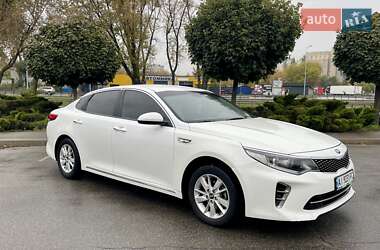 Седан Kia K5 2015 в 