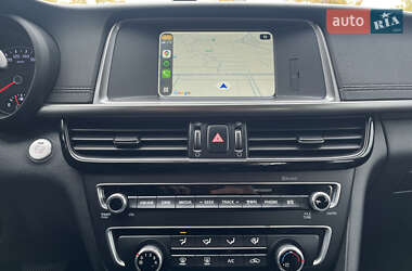 Седан Kia K5 2016 в 