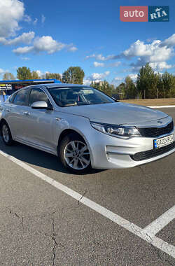 Седан Kia K5 2016 в Києві