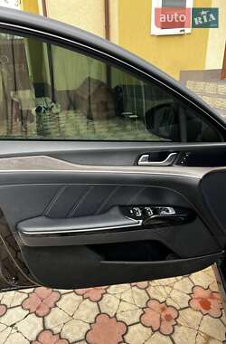 Седан Kia K5 2020 в 