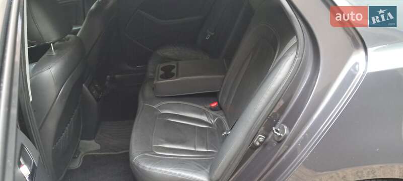 Седан Kia K5 2011 в Одессе