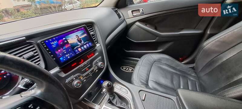 Седан Kia K5 2011 в Одессе