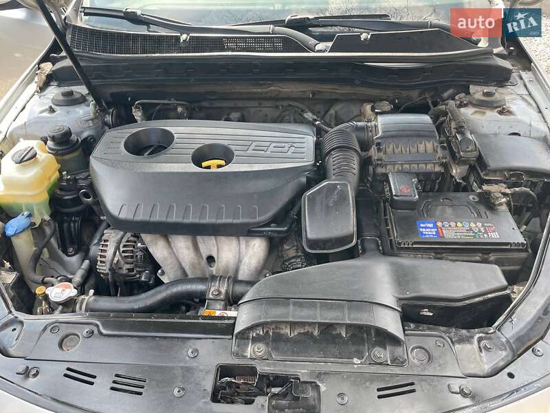 Седан Kia K5 2013 в Зачепилівці