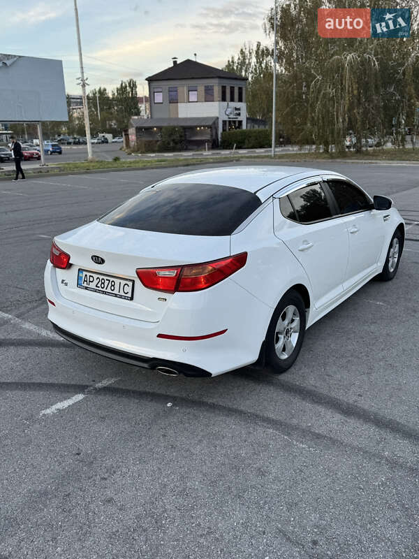 Седан Kia K5 2014 в Запорожье