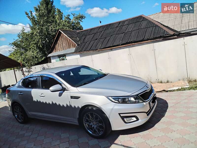 Седан Kia K5 2013 в Дніпрі