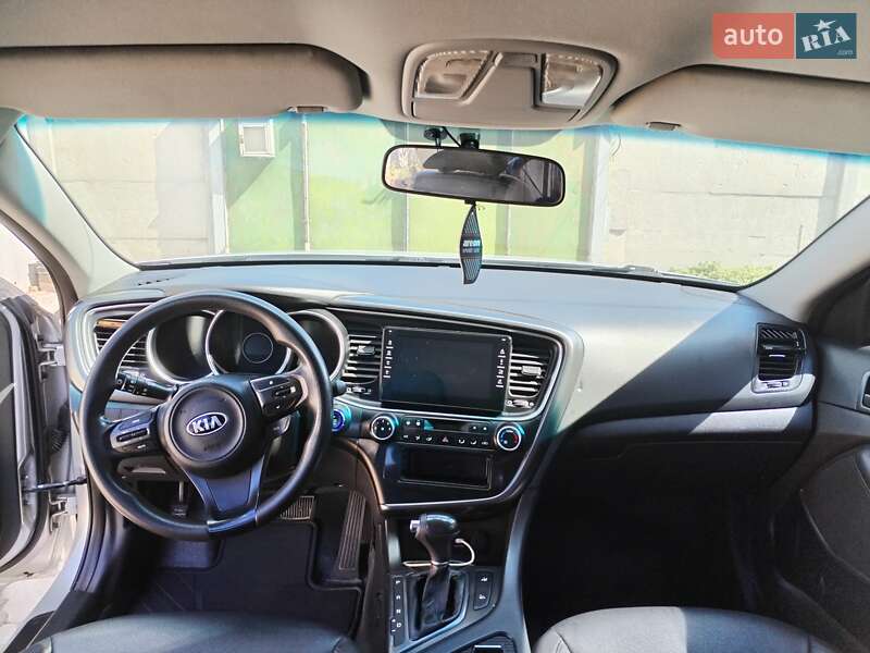 Седан Kia K5 2013 в Дніпрі