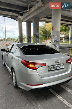 Седан Kia K5 2012 в 