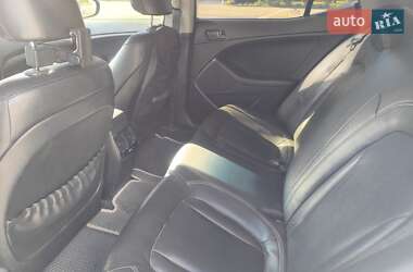 Седан Kia K5 2011 в 