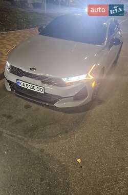 Седан Kia K5 2021 в 