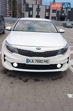 Седан Kia K5 2016 в 