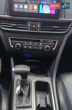 Седан Kia K5 2016 в 