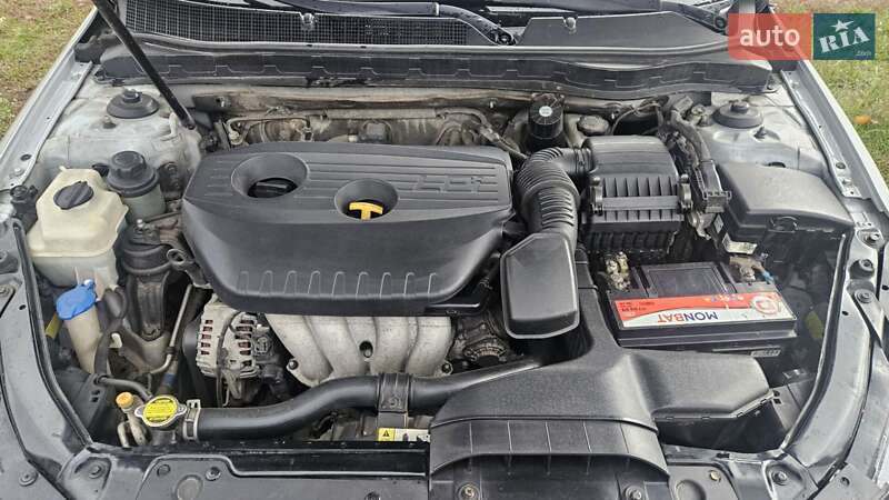 Седан Kia K5 2013 в Знаменке
