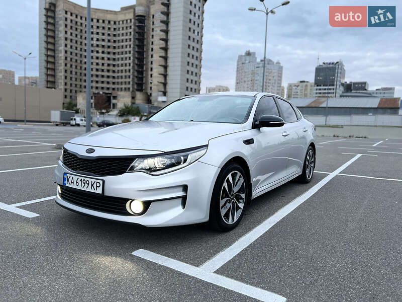 Седан Kia K5 2016 в Києві
