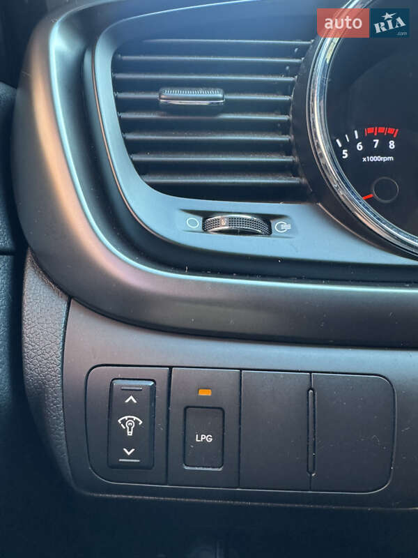 Седан Kia K5 2012 в Києві