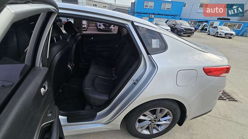 Седан Kia K5 2018 в Киеве
