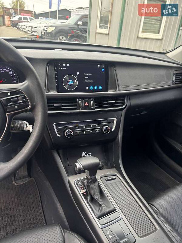 Седан Kia K5 2017 в Киеве
