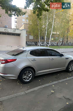 Седан Kia K5 2013 в 