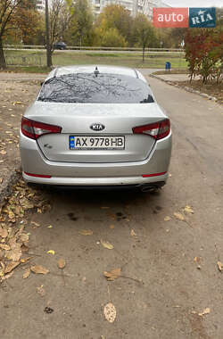 Седан Kia K5 2013 в 
