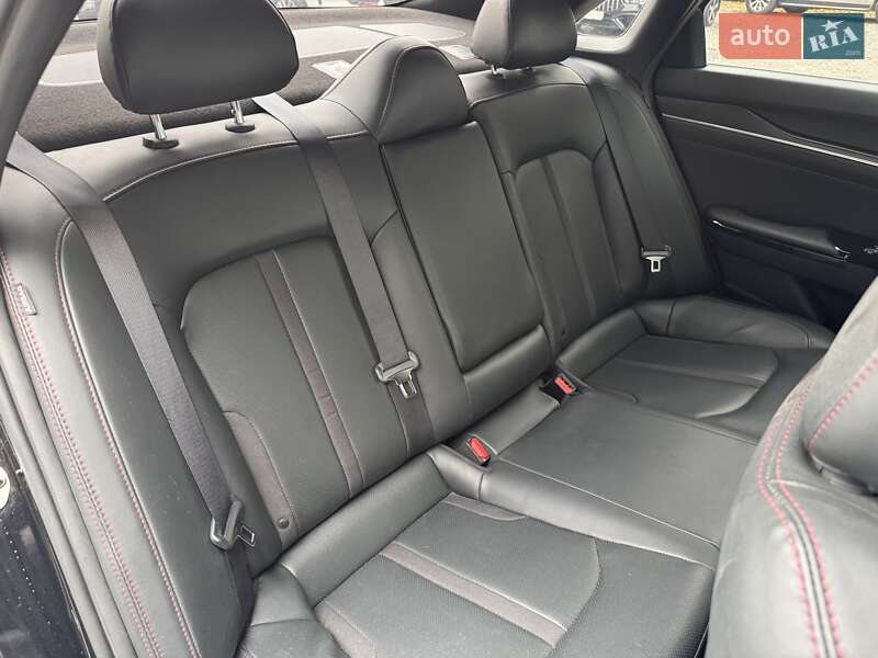 Седан Kia K5 2023 в Києві