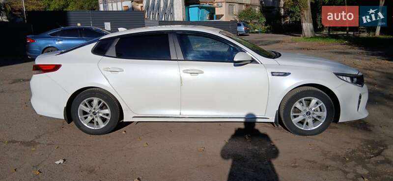 Седан Kia K5 2015 в Одесі