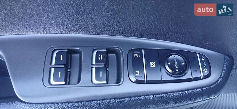 Седан Kia K5 2015 в Одесі